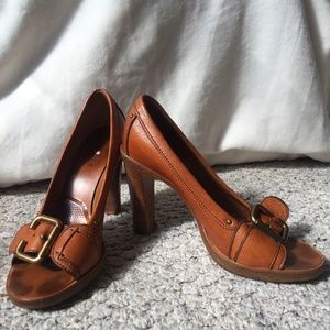⬇️$🎊Authentic Chloe Leather Buckle Heels Size 38